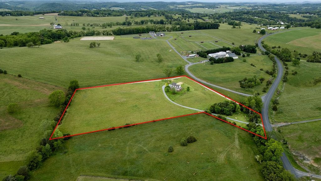 3008 SPRING HILL RD, STAUNTON, Virginia 24401, 4 Bedrooms Bedrooms, ,2 BathroomsBathrooms,Residential,3008 SPRING HILL RD,664900 MLS # 664900