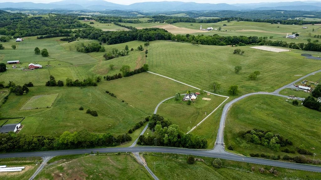 3008 SPRING HILL RD, STAUNTON, Virginia 24401, 4 Bedrooms Bedrooms, ,2 BathroomsBathrooms,Residential,3008 SPRING HILL RD,664900 MLS # 664900