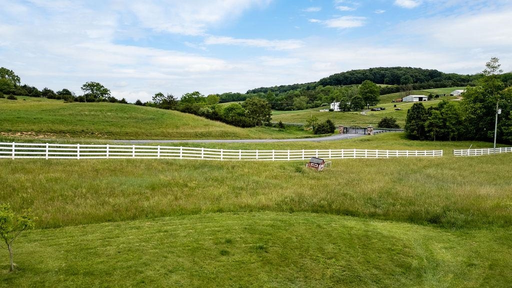 3008 SPRING HILL RD, STAUNTON, Virginia 24401, 4 Bedrooms Bedrooms, ,2 BathroomsBathrooms,Residential,3008 SPRING HILL RD,664900 MLS # 664900