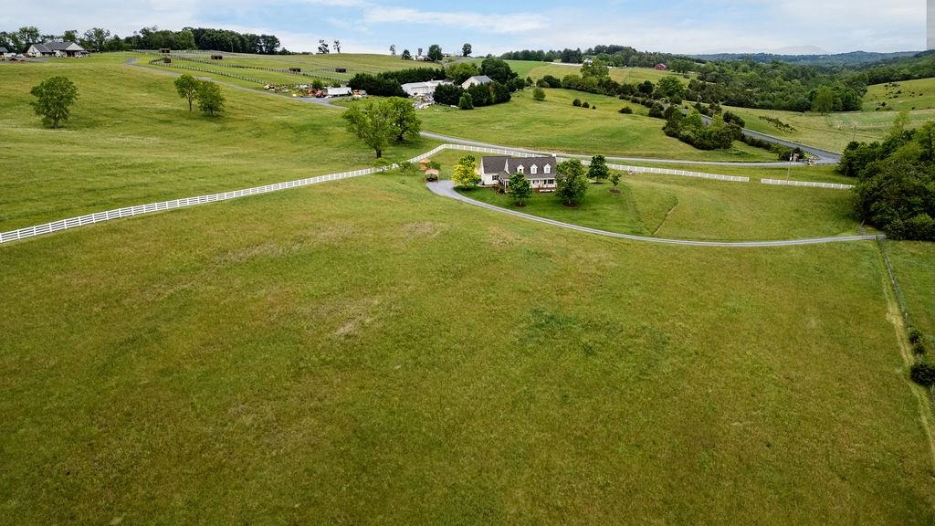 3008 SPRING HILL RD, STAUNTON, Virginia 24401, 4 Bedrooms Bedrooms, ,2 BathroomsBathrooms,Residential,3008 SPRING HILL RD,664900 MLS # 664900