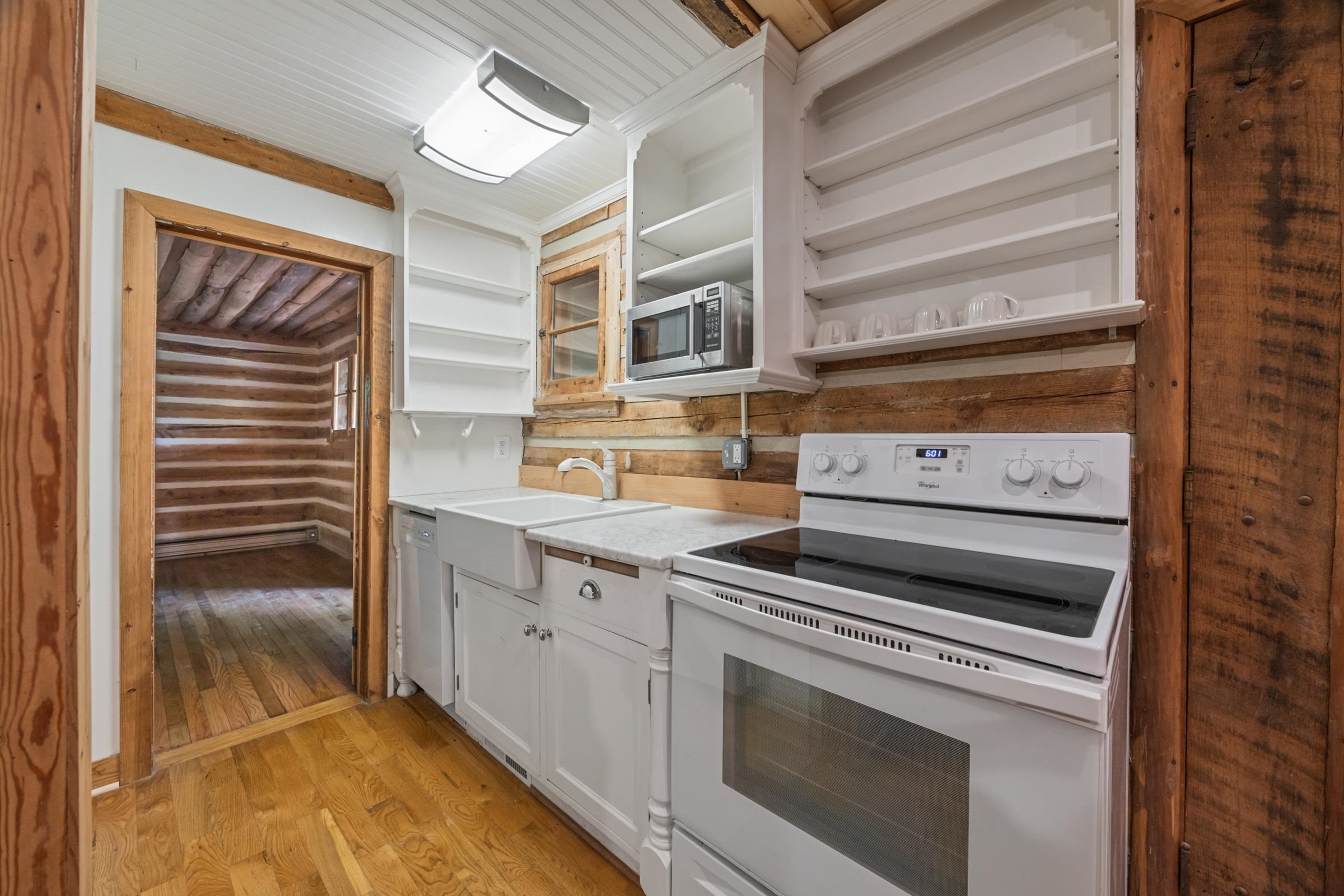 935 RIVER LODGE RD, LURAY, Virginia 22835, 2 Bedrooms Bedrooms, ,1 BathroomBathrooms,Residential,935 RIVER LODGE RD,664901 MLS # 664901