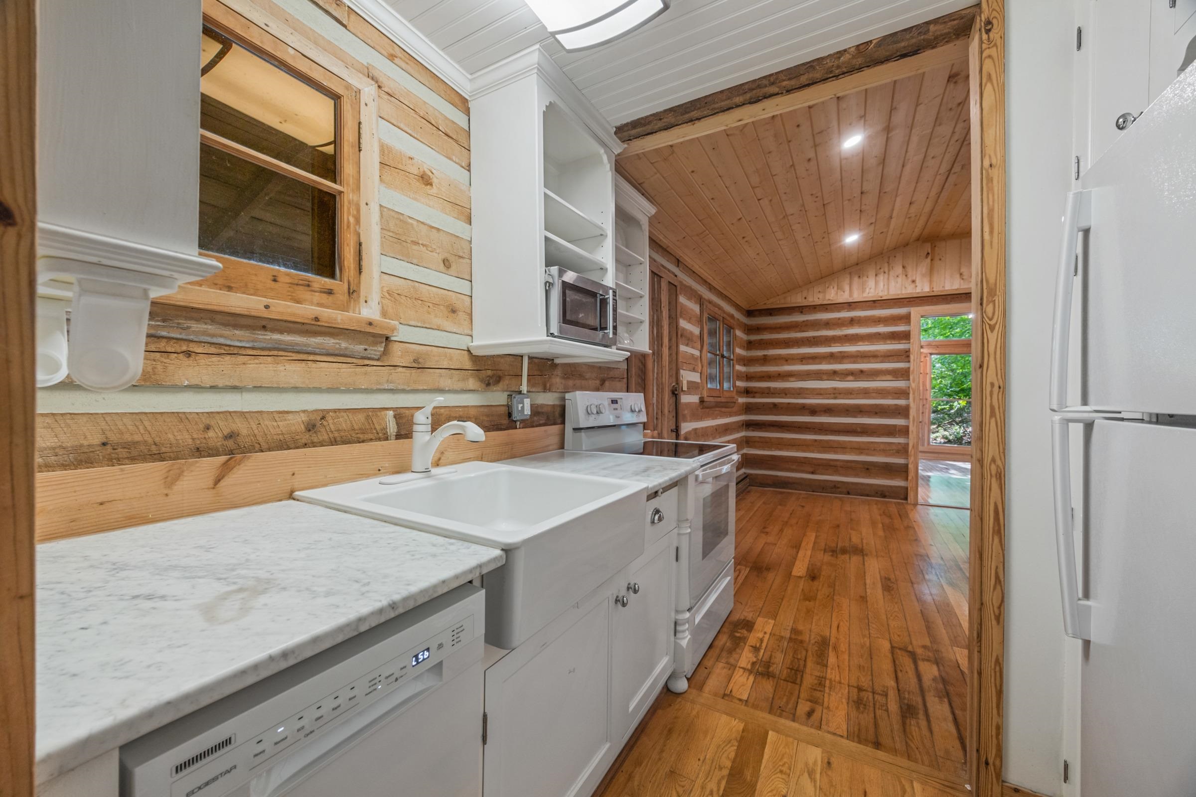 935 RIVER LODGE RD, LURAY, Virginia 22835, 2 Bedrooms Bedrooms, ,1 BathroomBathrooms,Residential,935 RIVER LODGE RD,664901 MLS # 664901