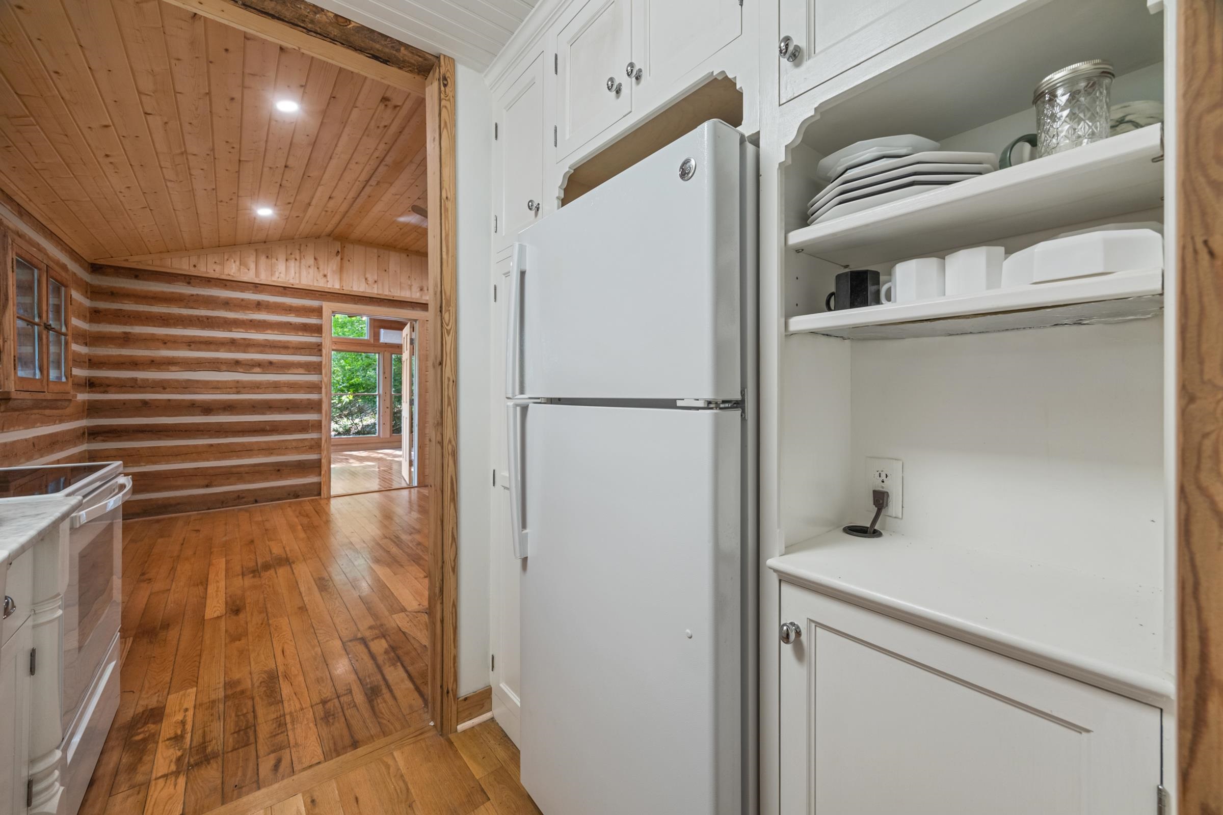 935 RIVER LODGE RD, LURAY, Virginia 22835, 2 Bedrooms Bedrooms, ,1 BathroomBathrooms,Residential,935 RIVER LODGE RD,664901 MLS # 664901