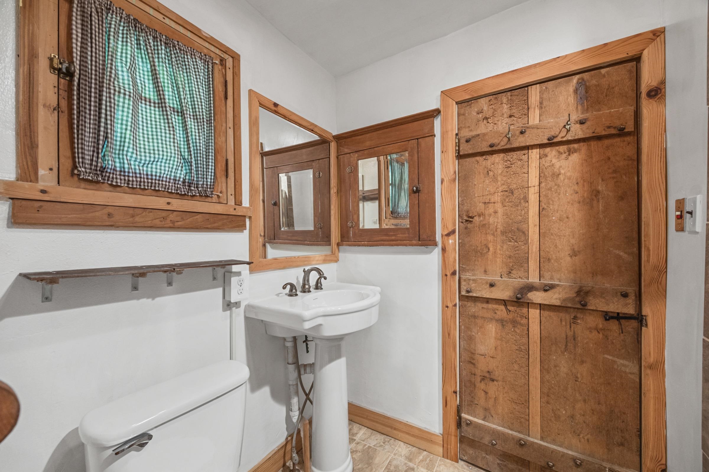 935 RIVER LODGE RD, LURAY, Virginia 22835, 2 Bedrooms Bedrooms, ,1 BathroomBathrooms,Residential,935 RIVER LODGE RD,664901 MLS # 664901