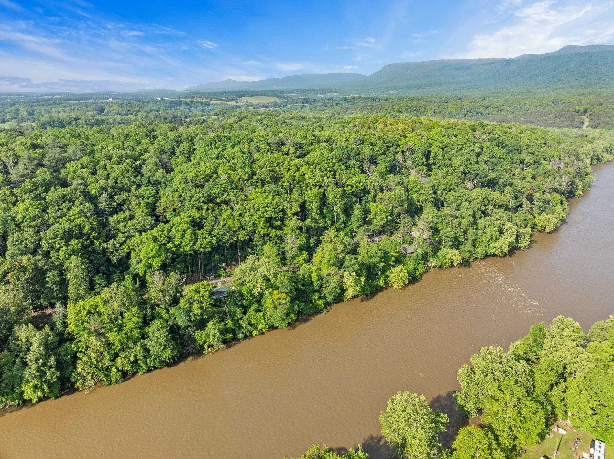 935 RIVER LODGE RD, LURAY, Virginia 22835, 2 Bedrooms Bedrooms, ,1 BathroomBathrooms,Residential,935 RIVER LODGE RD,664901 MLS # 664901