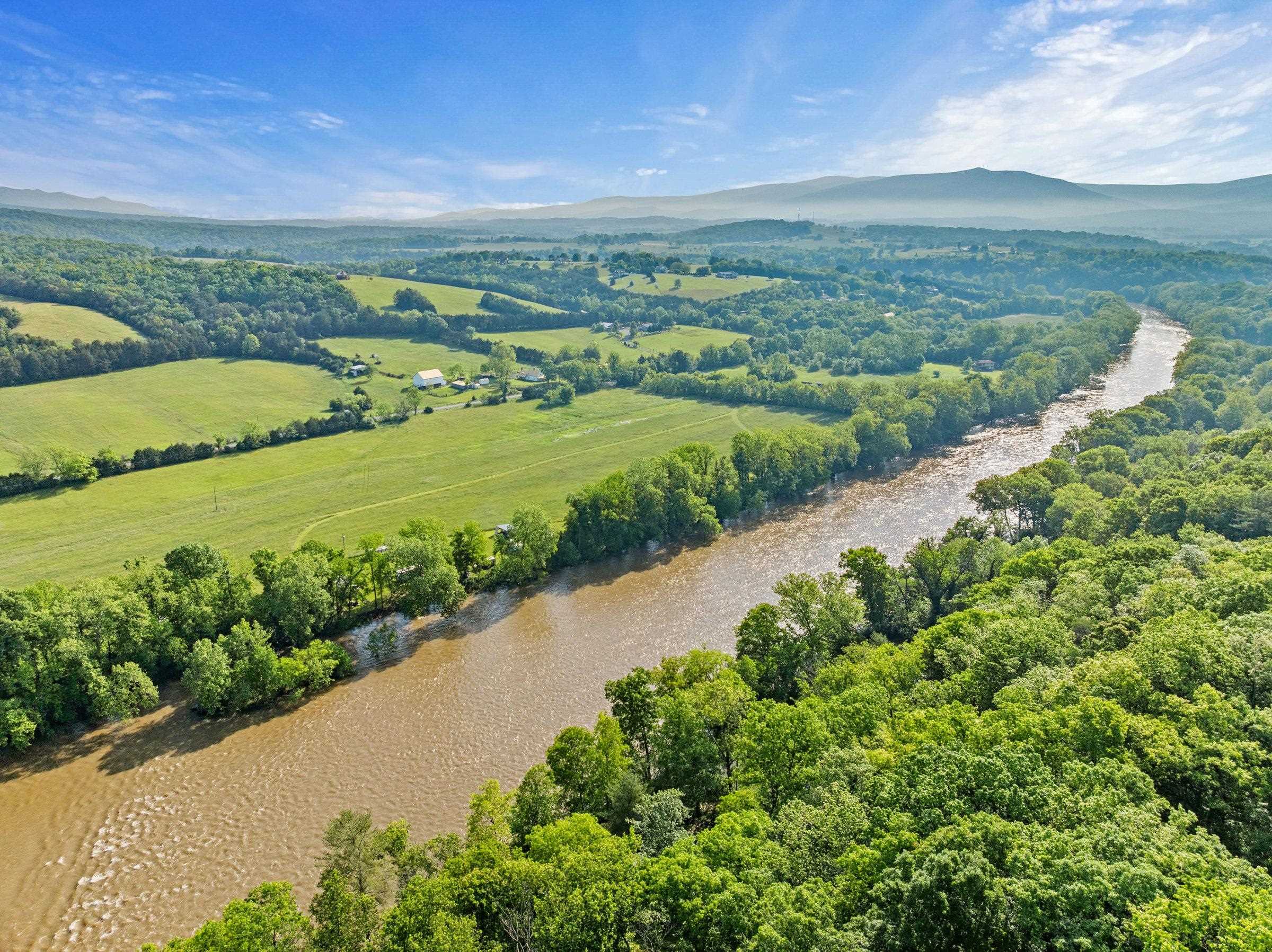 935 RIVER LODGE RD, LURAY, Virginia 22835, 2 Bedrooms Bedrooms, ,1 BathroomBathrooms,Residential,935 RIVER LODGE RD,664901 MLS # 664901