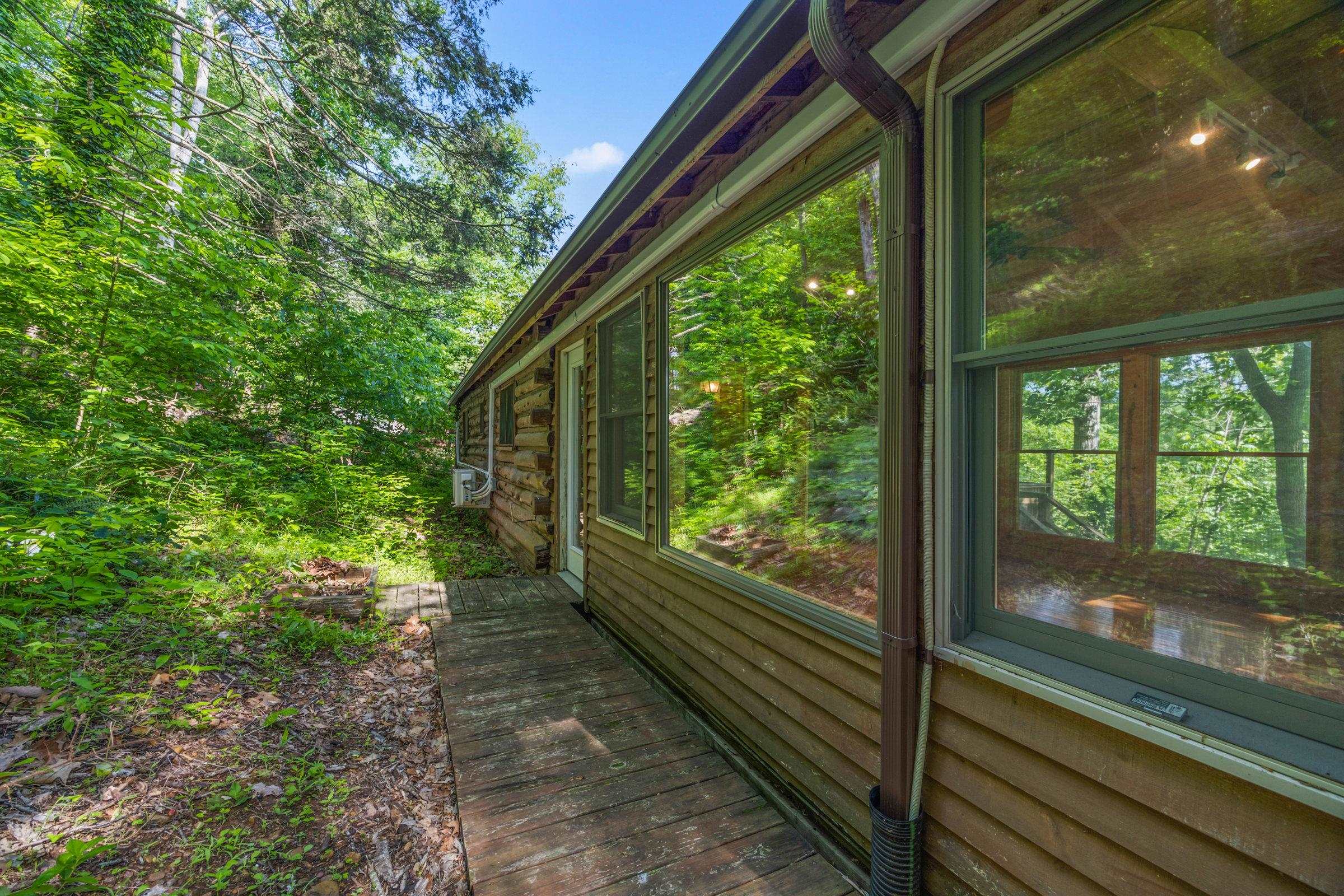 935 RIVER LODGE RD, LURAY, Virginia 22835, 2 Bedrooms Bedrooms, ,1 BathroomBathrooms,Residential,935 RIVER LODGE RD,664901 MLS # 664901