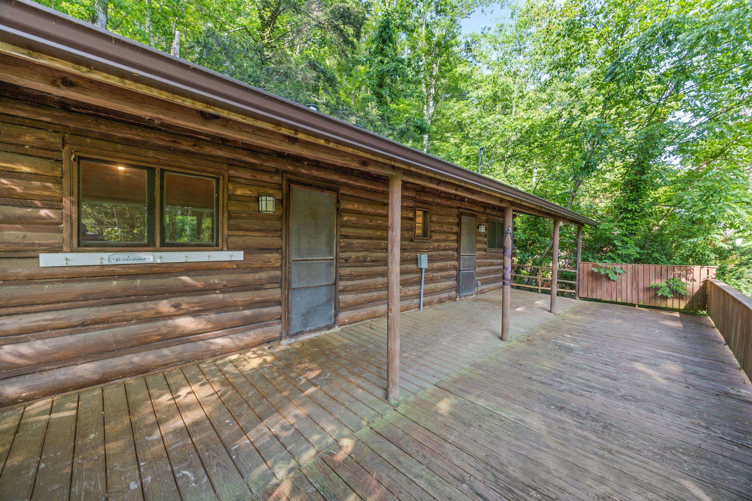 935 RIVER LODGE RD, LURAY, Virginia 22835, 2 Bedrooms Bedrooms, ,1 BathroomBathrooms,Residential,935 RIVER LODGE RD,664901 MLS # 664901