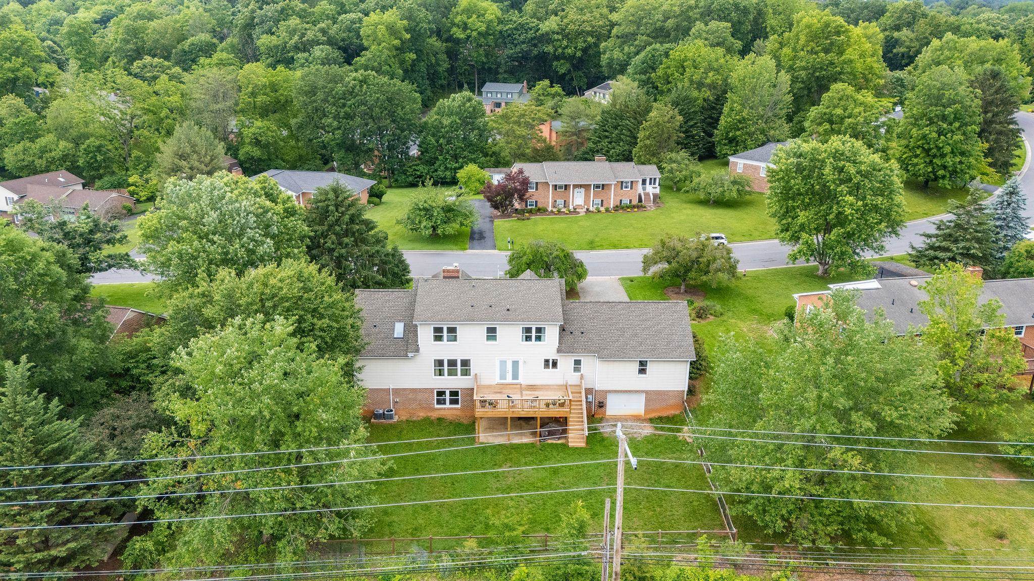 814 LAMMERMOOR DR, STAUNTON, Virginia 24401, 5 Bedrooms Bedrooms, ,3 BathroomsBathrooms,Residential,814 LAMMERMOOR DR,664903 MLS # 664903