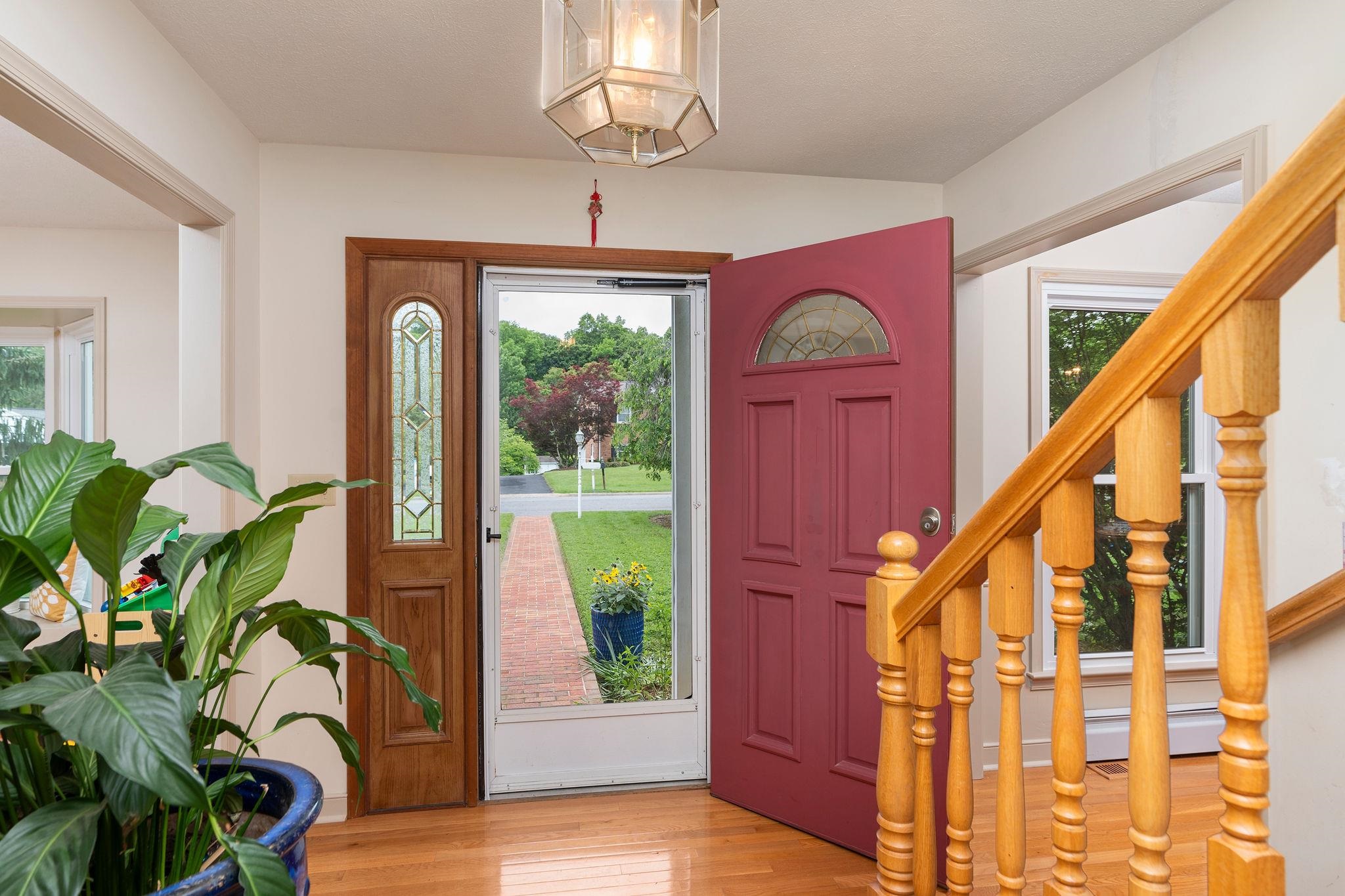 814 LAMMERMOOR DR, STAUNTON, Virginia 24401, 5 Bedrooms Bedrooms, ,3 BathroomsBathrooms,Residential,814 LAMMERMOOR DR,664903 MLS # 664903