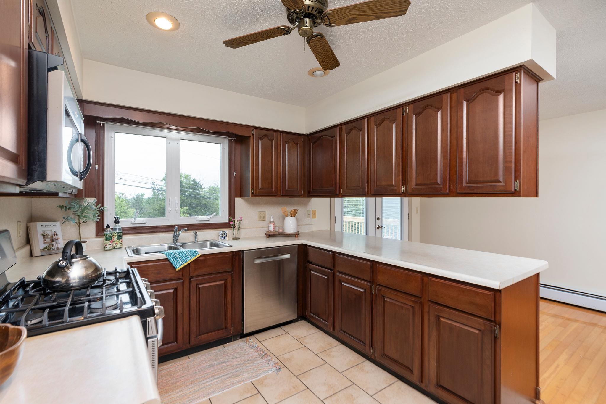 814 LAMMERMOOR DR, STAUNTON, Virginia 24401, 5 Bedrooms Bedrooms, ,3 BathroomsBathrooms,Residential,814 LAMMERMOOR DR,664903 MLS # 664903