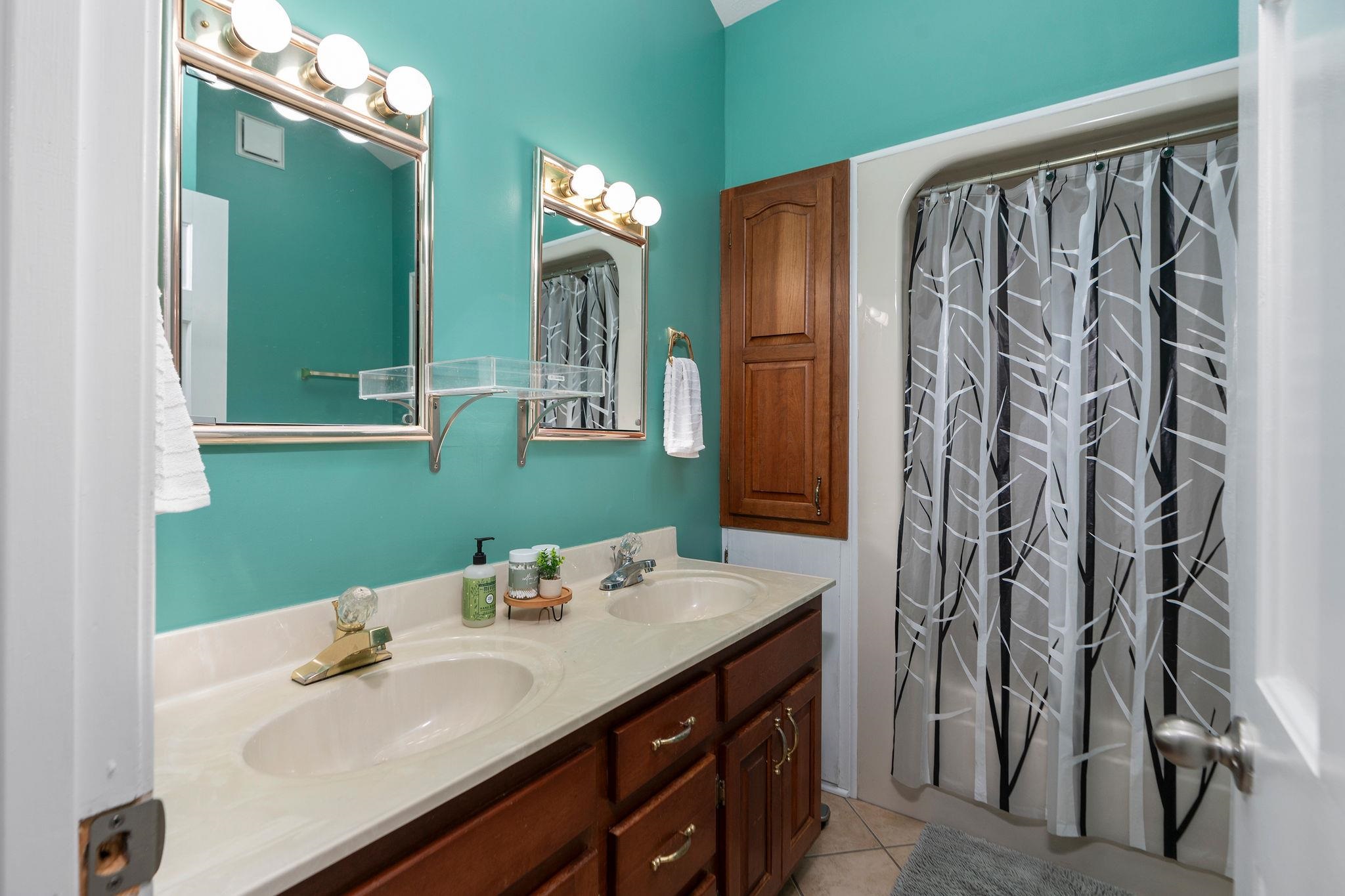 814 LAMMERMOOR DR, STAUNTON, Virginia 24401, 5 Bedrooms Bedrooms, ,3 BathroomsBathrooms,Residential,814 LAMMERMOOR DR,664903 MLS # 664903