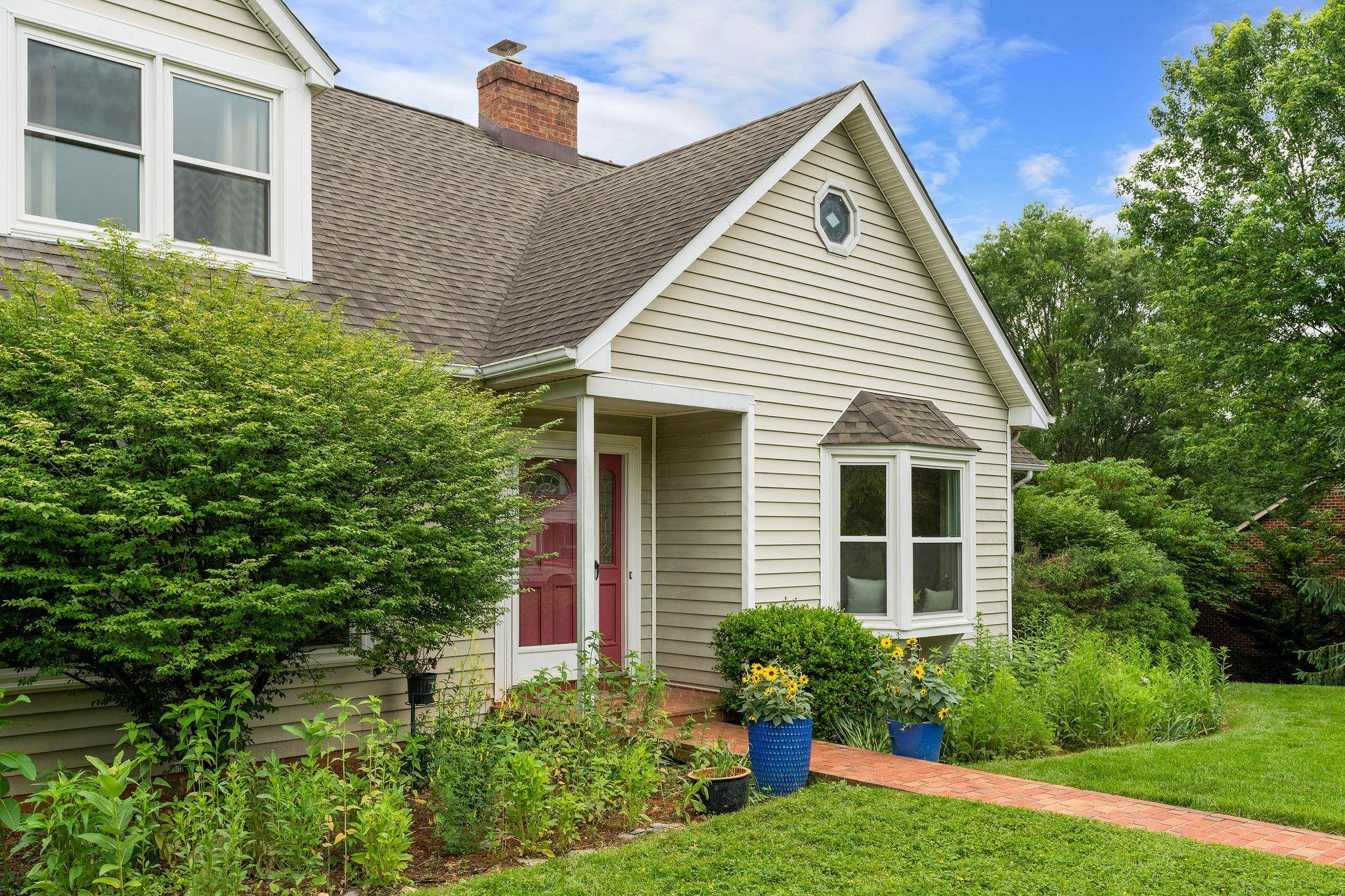 814 LAMMERMOOR DR, STAUNTON, Virginia 24401, 5 Bedrooms Bedrooms, ,3 BathroomsBathrooms,Residential,814 LAMMERMOOR DR,664903 MLS # 664903