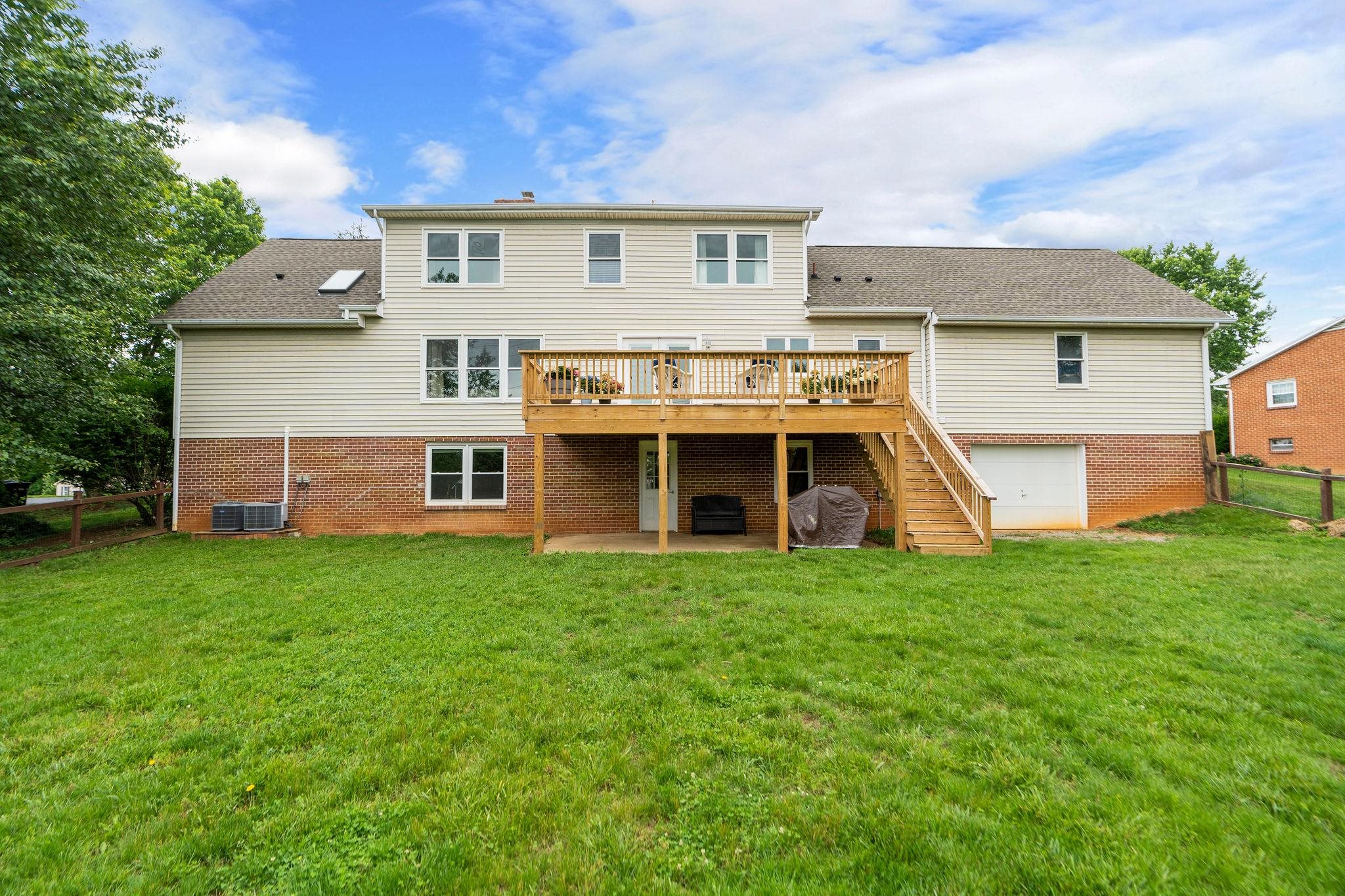814 LAMMERMOOR DR, STAUNTON, Virginia 24401, 5 Bedrooms Bedrooms, ,3 BathroomsBathrooms,Residential,814 LAMMERMOOR DR,664903 MLS # 664903