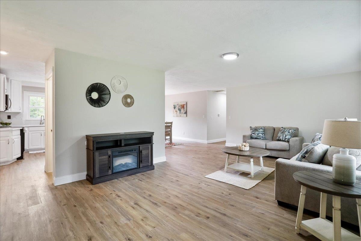 210 JACKSON AVE, NEW MARKET, Virginia 22844, 5 Bedrooms Bedrooms, ,4 BathroomsBathrooms,Residential,210 JACKSON AVE,664912 MLS # 664912