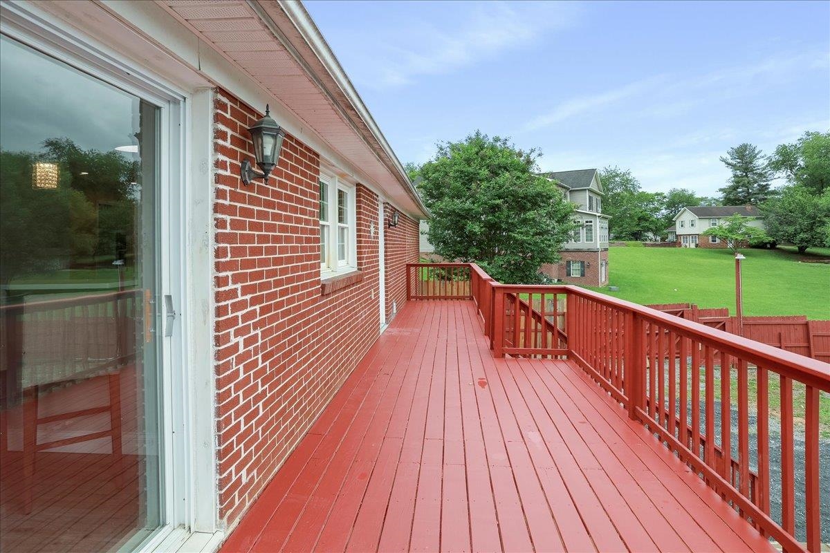 210 JACKSON AVE, NEW MARKET, Virginia 22844, 5 Bedrooms Bedrooms, ,4 BathroomsBathrooms,Residential,210 JACKSON AVE,664912 MLS # 664912