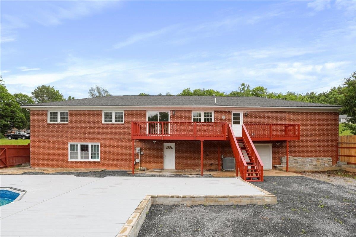210 JACKSON AVE, NEW MARKET, Virginia 22844, 5 Bedrooms Bedrooms, ,4 BathroomsBathrooms,Residential,210 JACKSON AVE,664912 MLS # 664912