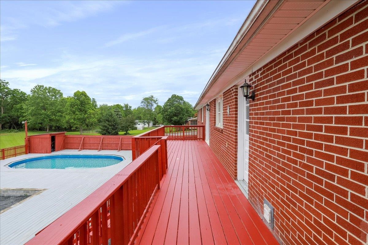 210 JACKSON AVE, NEW MARKET, Virginia 22844, 5 Bedrooms Bedrooms, ,4 BathroomsBathrooms,Residential,210 JACKSON AVE,664912 MLS # 664912