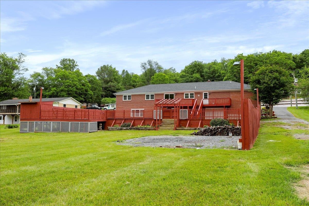 210 JACKSON AVE, NEW MARKET, Virginia 22844, 5 Bedrooms Bedrooms, ,4 BathroomsBathrooms,Residential,210 JACKSON AVE,664912 MLS # 664912