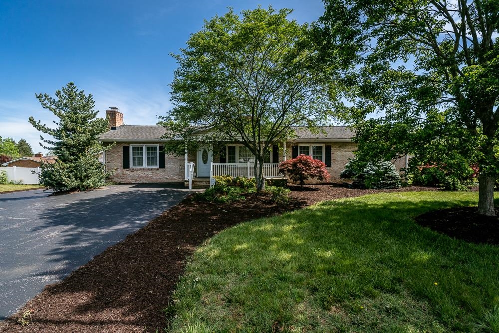 404 3RD ST, GROTTOES, Virginia 24441, 3 Bedrooms Bedrooms, ,2 BathroomsBathrooms,Residential,404 3RD ST,664914 MLS # 664914