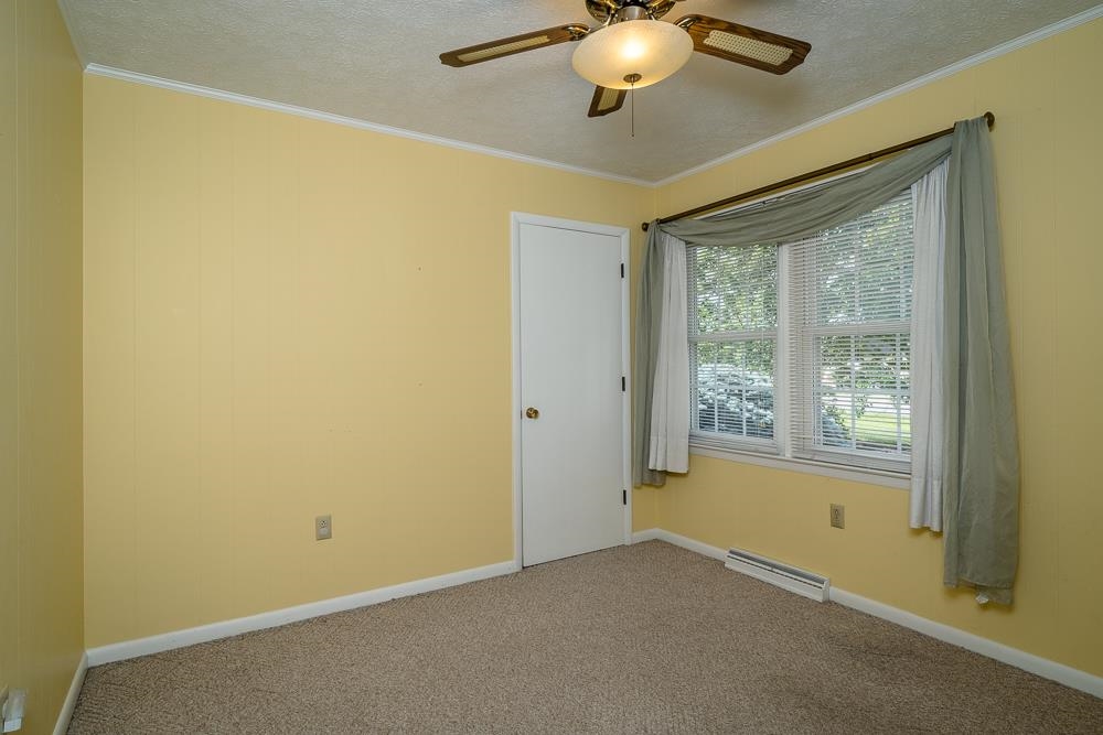 404 3RD ST, GROTTOES, Virginia 24441, 3 Bedrooms Bedrooms, ,2 BathroomsBathrooms,Residential,404 3RD ST,664914 MLS # 664914
