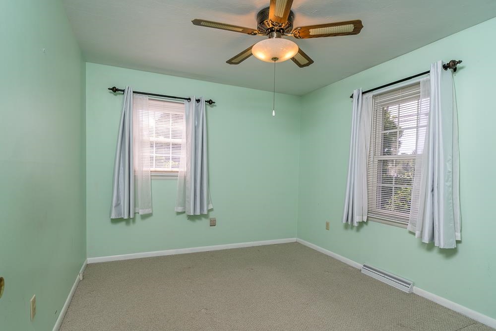 404 3RD ST, GROTTOES, Virginia 24441, 3 Bedrooms Bedrooms, ,2 BathroomsBathrooms,Residential,404 3RD ST,664914 MLS # 664914