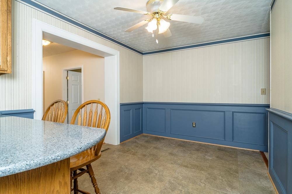 404 3RD ST, GROTTOES, Virginia 24441, 3 Bedrooms Bedrooms, ,2 BathroomsBathrooms,Residential,404 3RD ST,664914 MLS # 664914