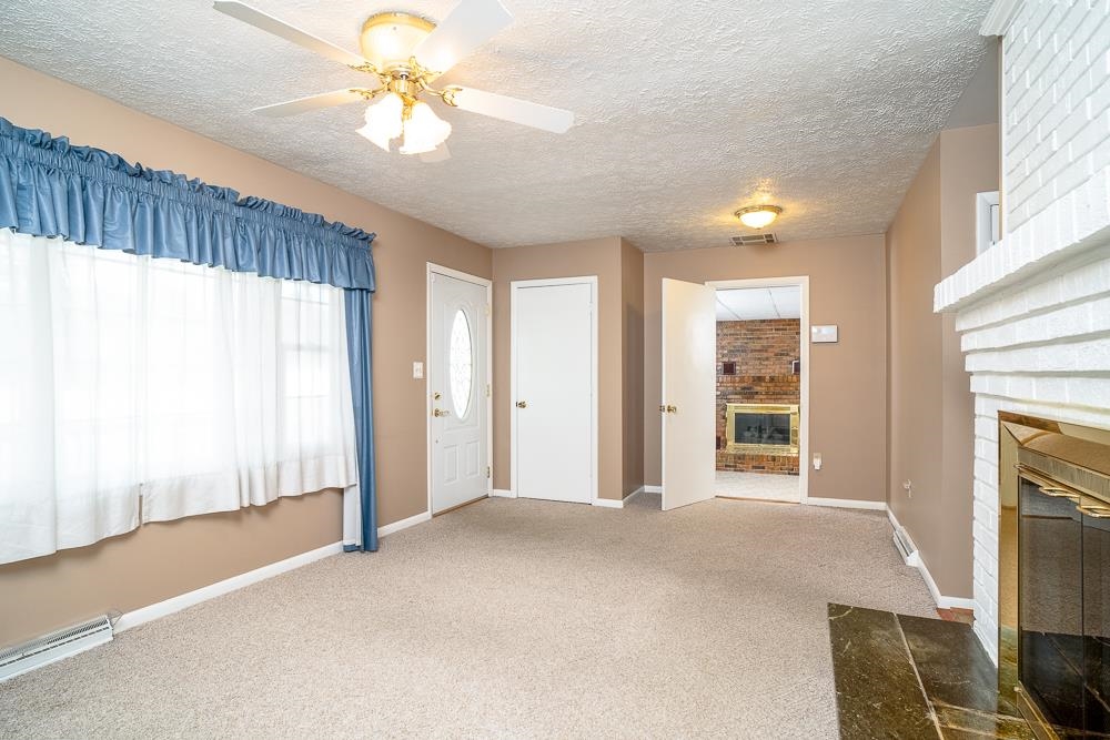 404 3RD ST, GROTTOES, Virginia 24441, 3 Bedrooms Bedrooms, ,2 BathroomsBathrooms,Residential,404 3RD ST,664914 MLS # 664914