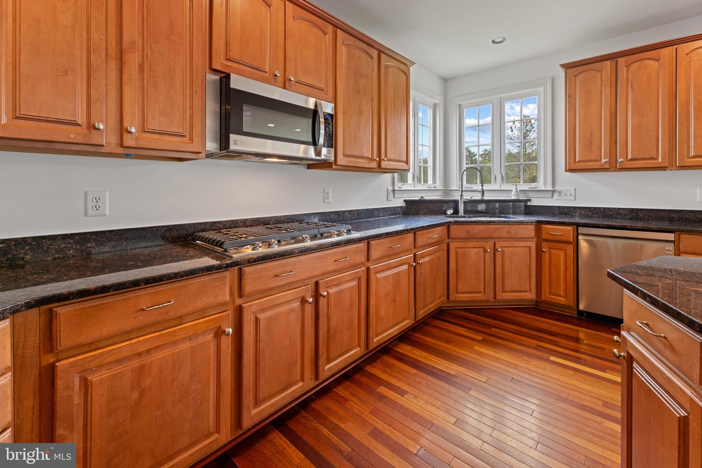 42640 BRADFORDS TELEGRAPH CT, CHANTILLY, Virginia 20152, 5 Bedrooms Bedrooms, ,5 BathroomsBathrooms,Residential,For sale,42640 BRADFORDS TELEGRAPH CT,VALO2094956 MLS # VALO2094956