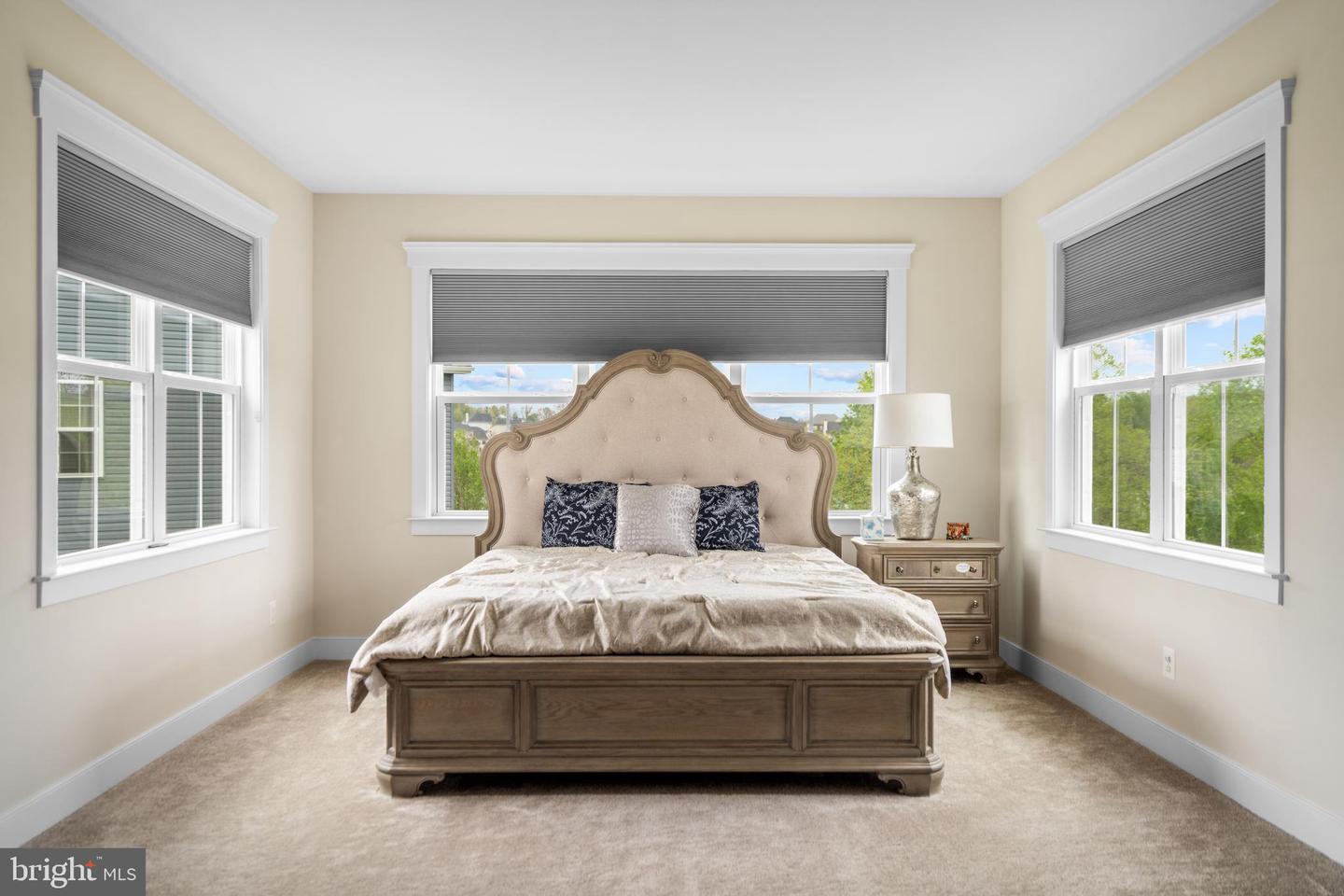 35898 QUANTUM PL, ROUND HILL, Virginia 20141, 4 Bedrooms Bedrooms, ,2 BathroomsBathrooms,Residential,For sale,35898 QUANTUM PL,VALO2094988 MLS # VALO2094988