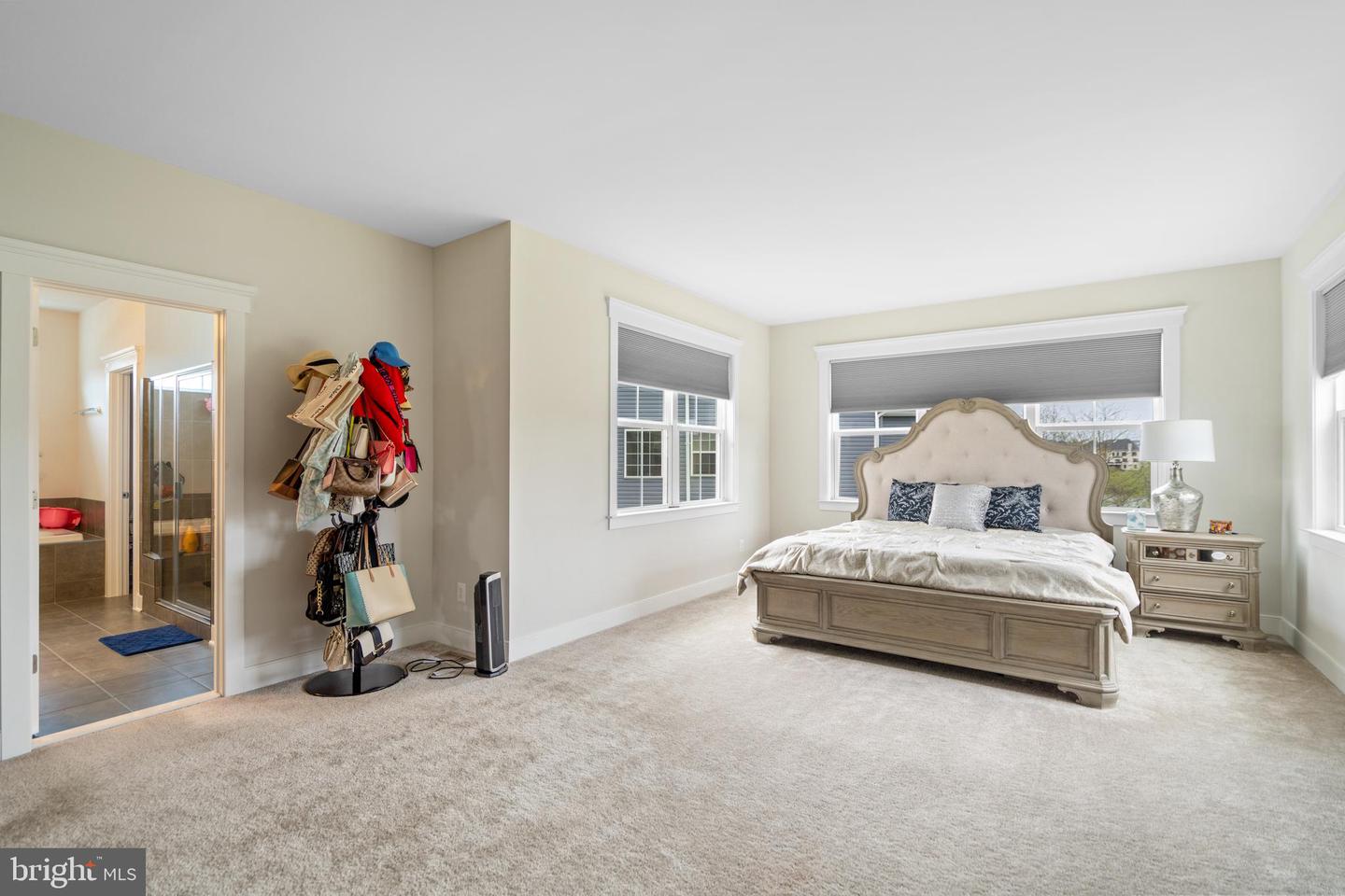 35898 QUANTUM PL, ROUND HILL, Virginia 20141, 4 Bedrooms Bedrooms, ,2 BathroomsBathrooms,Residential,For sale,35898 QUANTUM PL,VALO2094988 MLS # VALO2094988