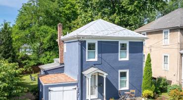 816 BELMONT AVE, CHARLOTTESVILLE, Virginia 22902, 3 Bedrooms Bedrooms, ,1 BathroomBathrooms,Residential,North Belmont Gem!,816 BELMONT AVE,664919 MLS # 664919