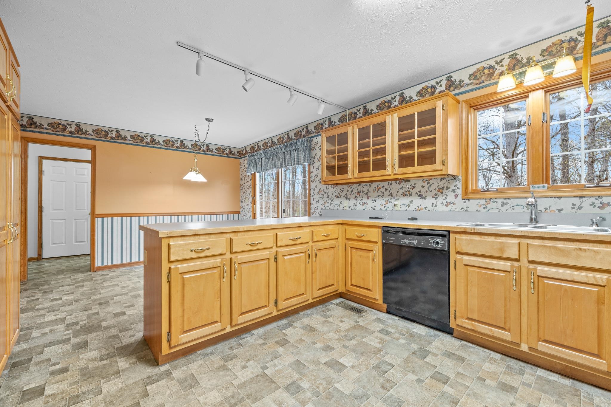 333 CRANBERRY DR, STUARTS DRAFT, Virginia 24477, 4 Bedrooms Bedrooms, ,4 BathroomsBathrooms,Residential,333 CRANBERRY DR,664922 MLS # 664922