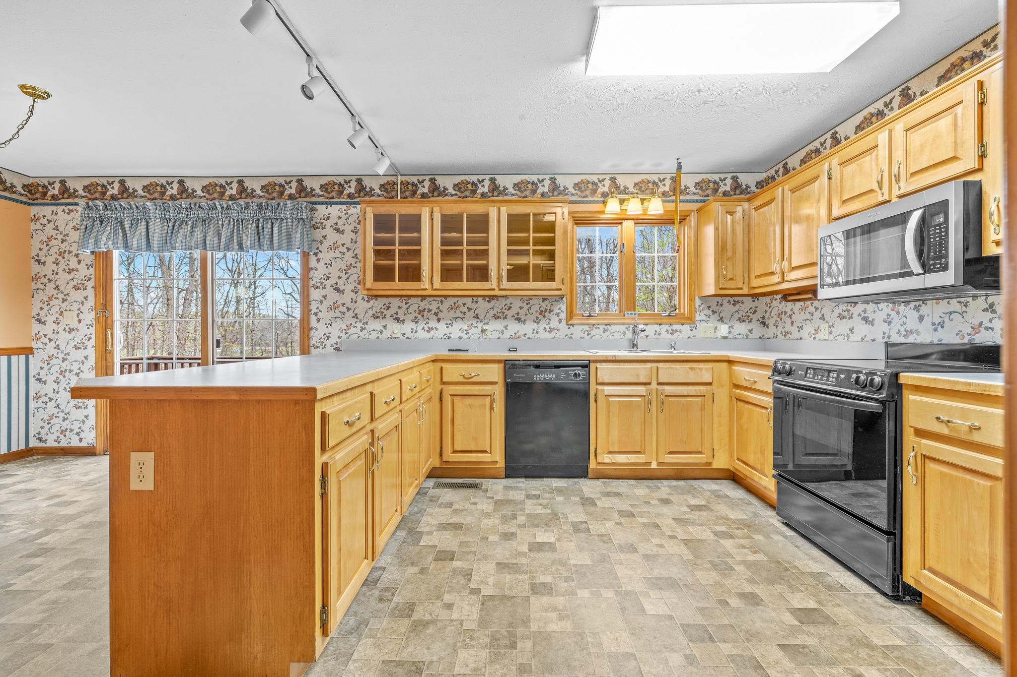 333 CRANBERRY DR, STUARTS DRAFT, Virginia 24477, 4 Bedrooms Bedrooms, ,4 BathroomsBathrooms,Residential,333 CRANBERRY DR,664922 MLS # 664922