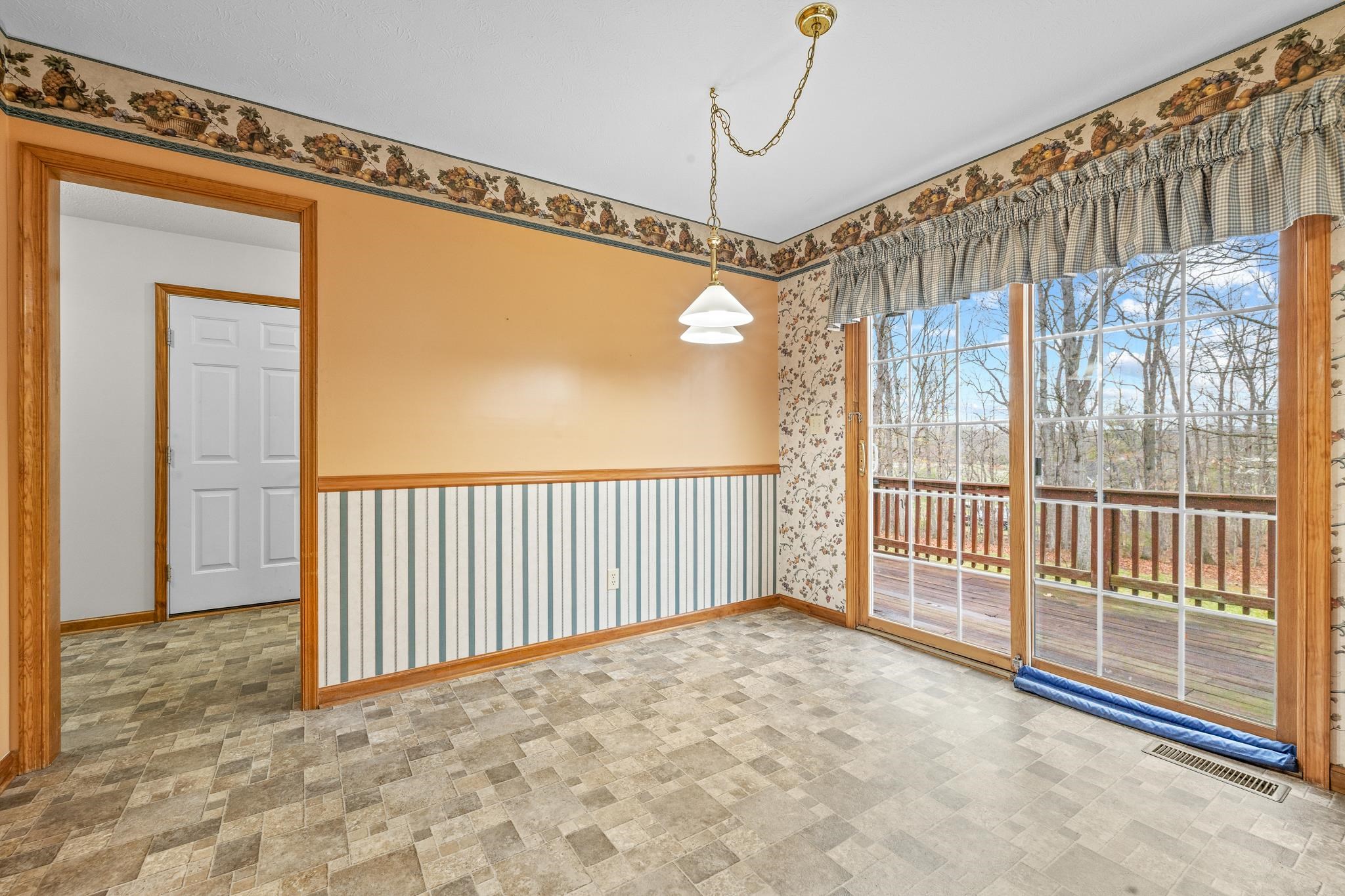333 CRANBERRY DR, STUARTS DRAFT, Virginia 24477, 4 Bedrooms Bedrooms, ,4 BathroomsBathrooms,Residential,333 CRANBERRY DR,664922 MLS # 664922