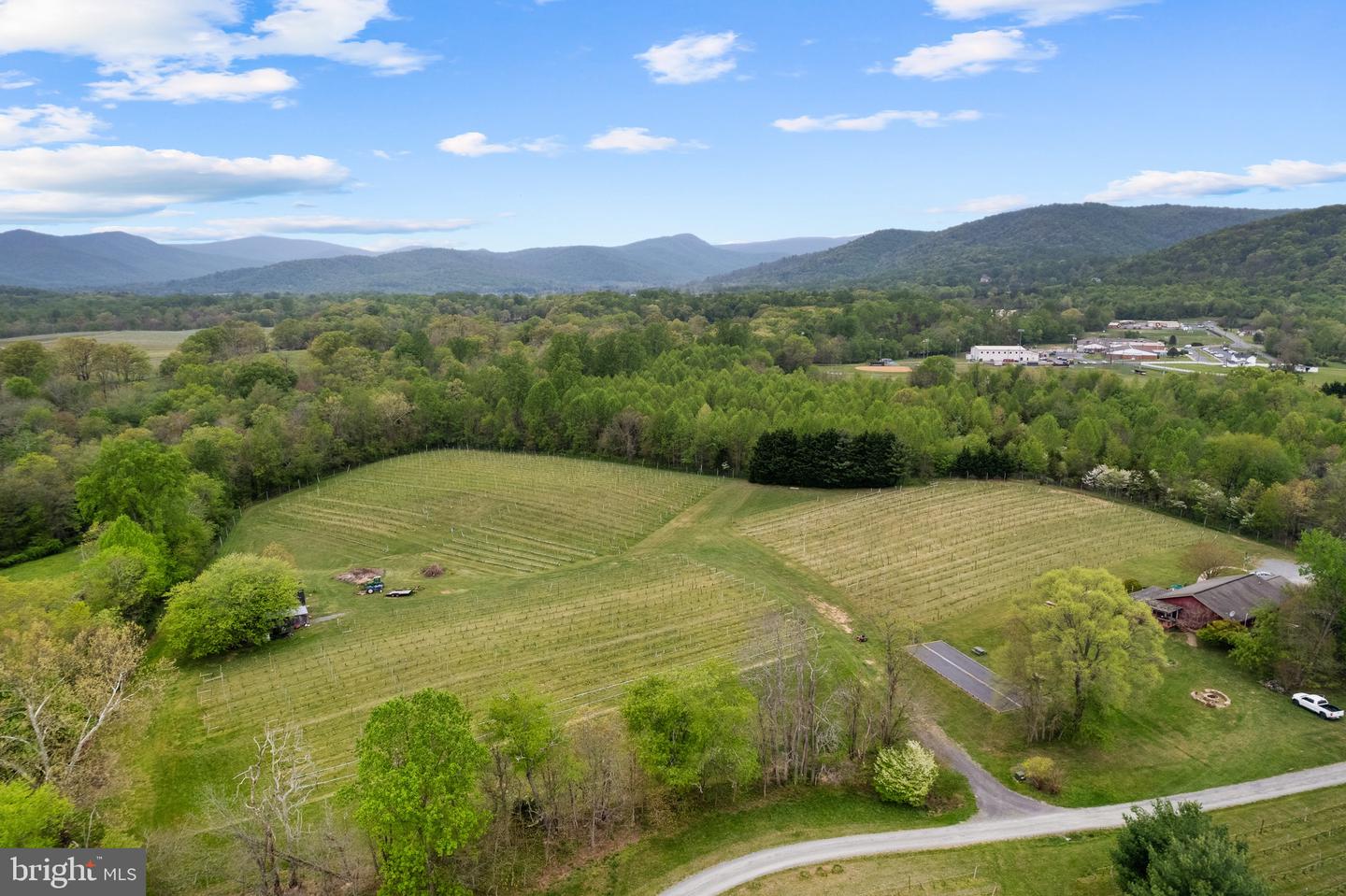 92 SCHOOLHOUSE RD, WASHINGTON, Virginia 22747, 4 Bedrooms Bedrooms, ,3 BathroomsBathrooms,Residential,For sale,92 SCHOOLHOUSE RD,VARP2002054 MLS # VARP2002054