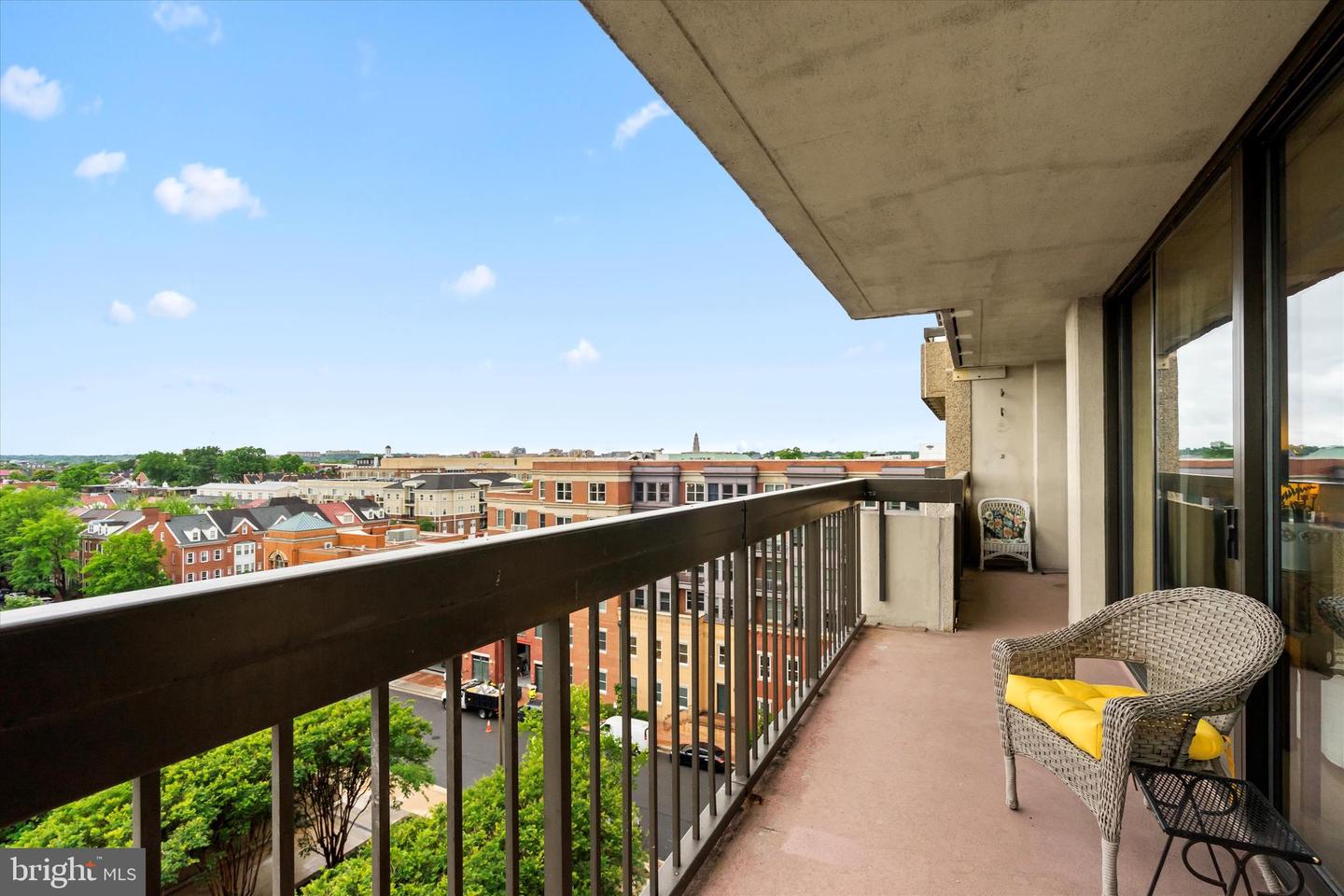 400 MADISON ST #802, ALEXANDRIA, Virginia 22314, 3 Bedrooms Bedrooms, ,2 BathroomsBathrooms,Residential,For sale,400 MADISON ST #802,VAAX2044764 MLS # VAAX2044764