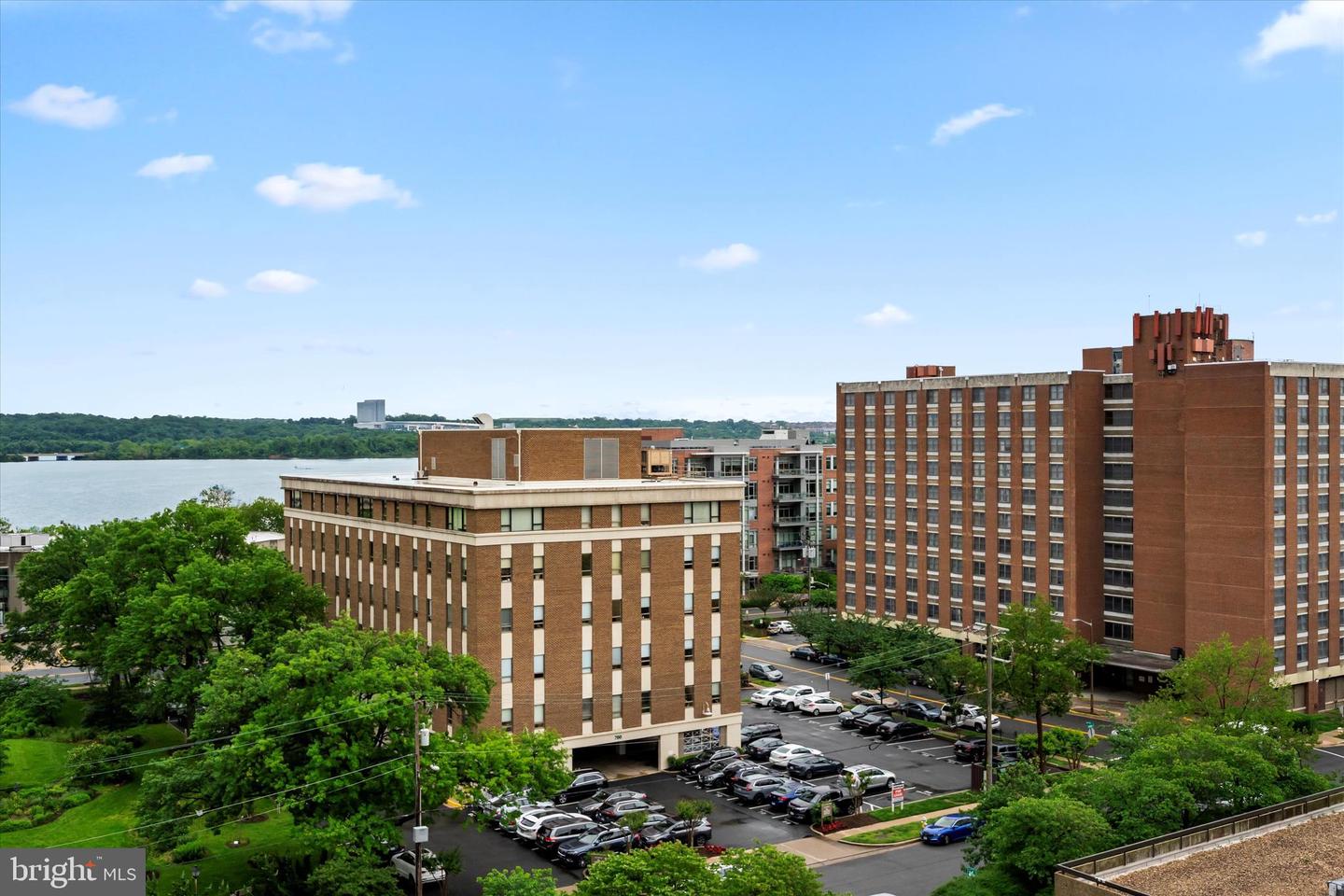 400 MADISON ST #802, ALEXANDRIA, Virginia 22314, 3 Bedrooms Bedrooms, ,2 BathroomsBathrooms,Residential,For sale,400 MADISON ST #802,VAAX2044764 MLS # VAAX2044764