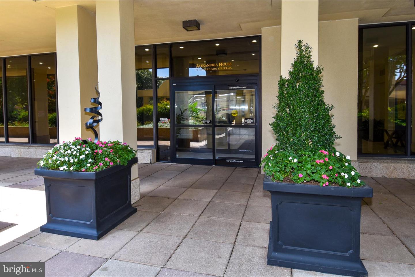 400 MADISON ST #802, ALEXANDRIA, Virginia 22314, 3 Bedrooms Bedrooms, ,2 BathroomsBathrooms,Residential,For sale,400 MADISON ST #802,VAAX2044764 MLS # VAAX2044764