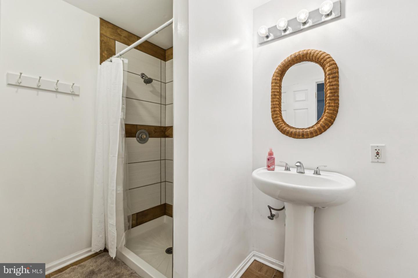 3187 BISHOP MEADE RD, BOYCE, Virginia 22620, 3 Bedrooms Bedrooms, ,3 BathroomsBathrooms,Residential,For sale,3187 BISHOP MEADE RD,VACL2003668 MLS # VACL2003668
