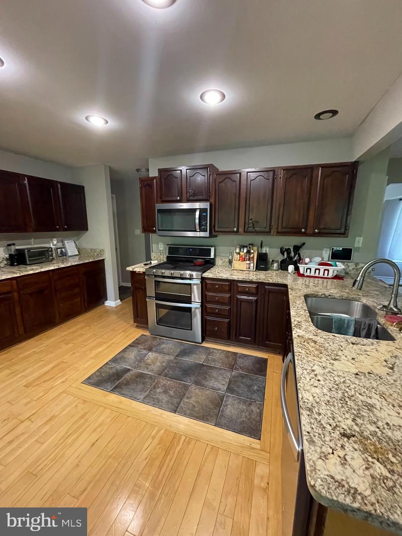 109 HAMLIN DR, FREDERICKSBURG, Virginia 22405, 5 Bedrooms Bedrooms, ,3 BathroomsBathrooms,Residential,For sale,109 HAMLIN DR,VAST2038382 MLS # VAST2038382