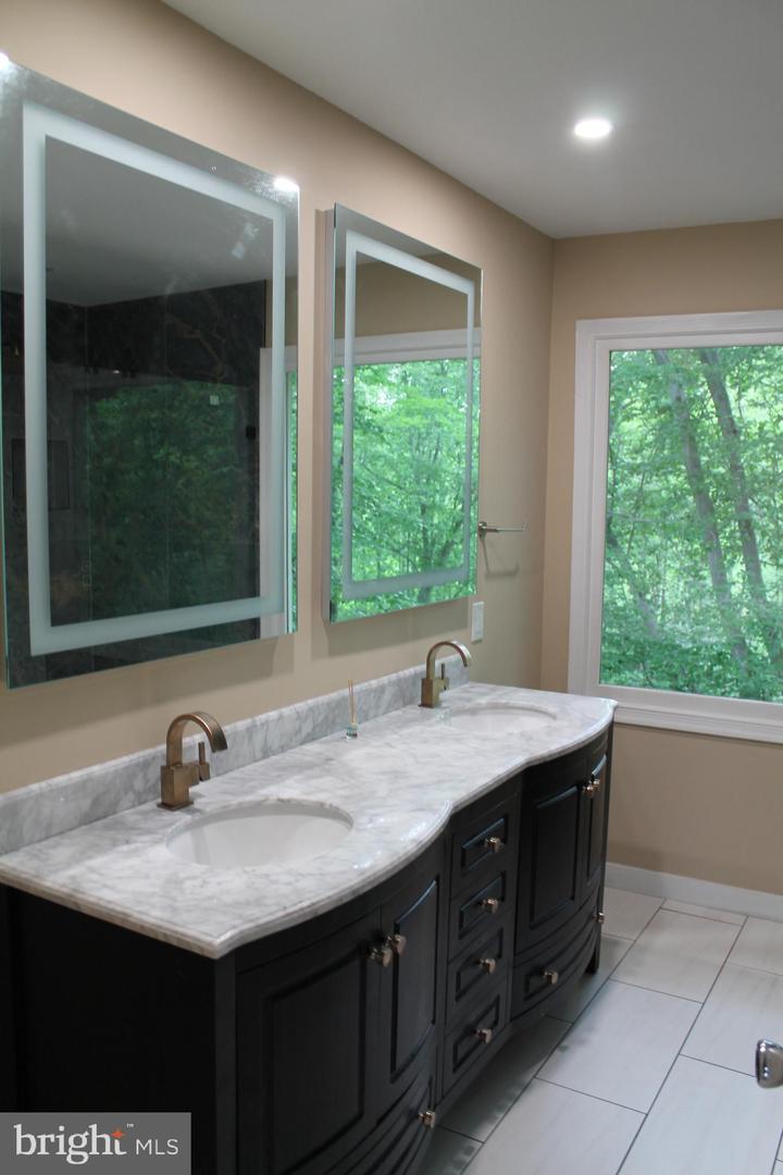 109 HAMLIN DR, FREDERICKSBURG, Virginia 22405, 5 Bedrooms Bedrooms, ,3 BathroomsBathrooms,Residential,For sale,109 HAMLIN DR,VAST2038382 MLS # VAST2038382