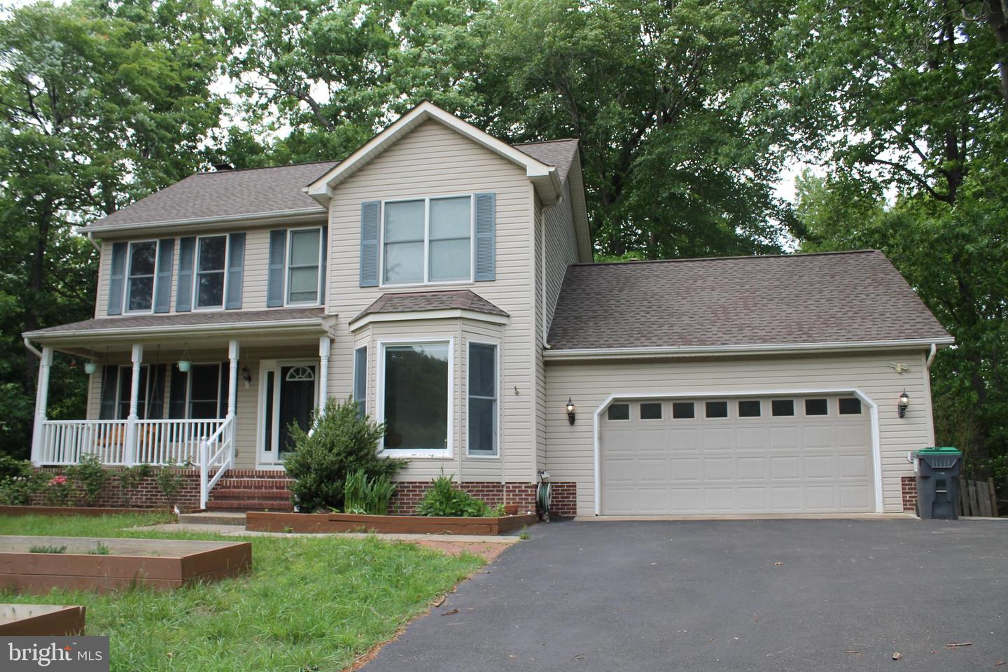 109 HAMLIN DR, FREDERICKSBURG, Virginia 22405, 5 Bedrooms Bedrooms, ,3 BathroomsBathrooms,Residential,For sale,109 HAMLIN DR,VAST2038382 MLS # VAST2038382