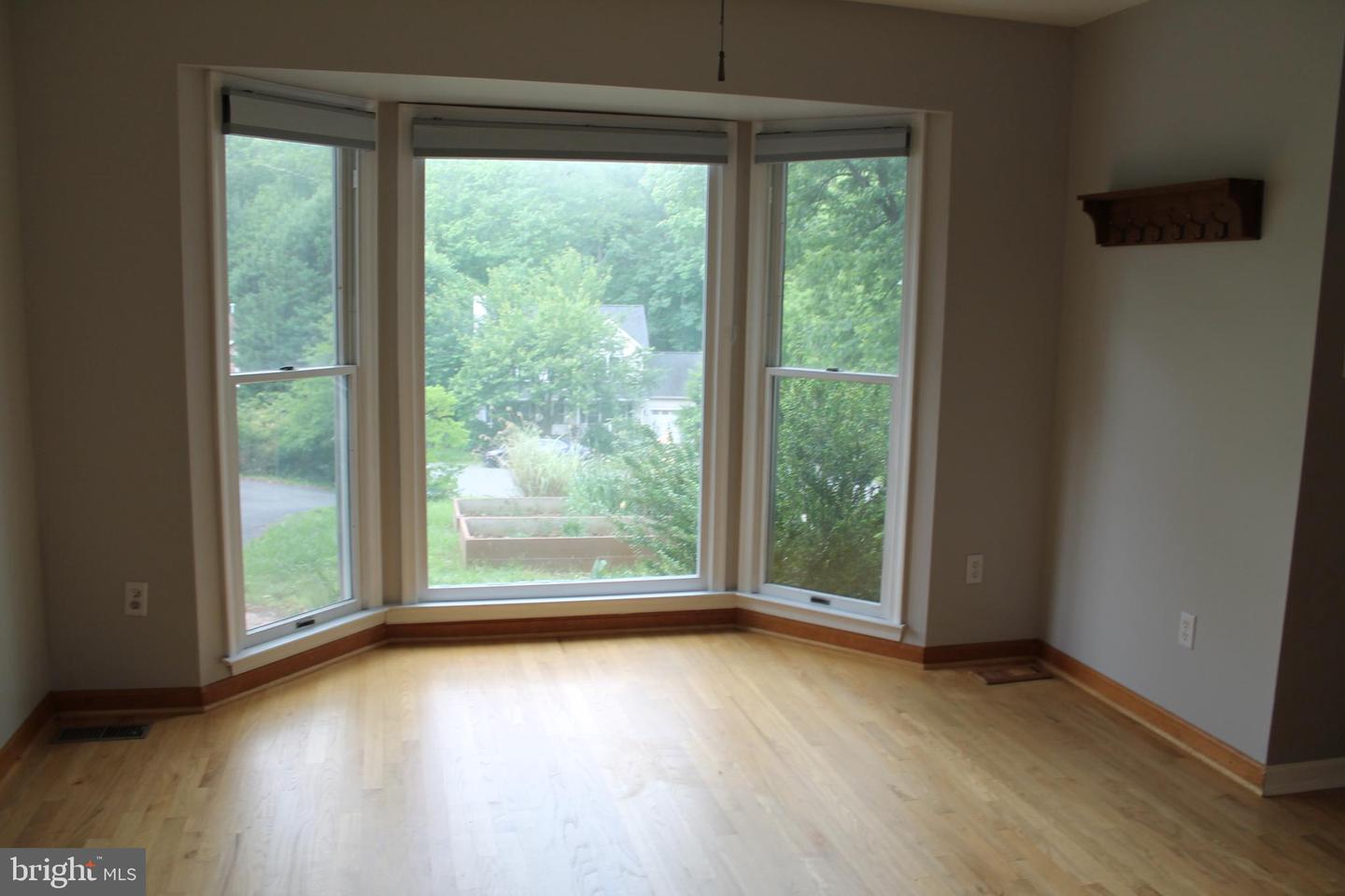109 HAMLIN DR, FREDERICKSBURG, Virginia 22405, 5 Bedrooms Bedrooms, ,3 BathroomsBathrooms,Residential,For sale,109 HAMLIN DR,VAST2038382 MLS # VAST2038382