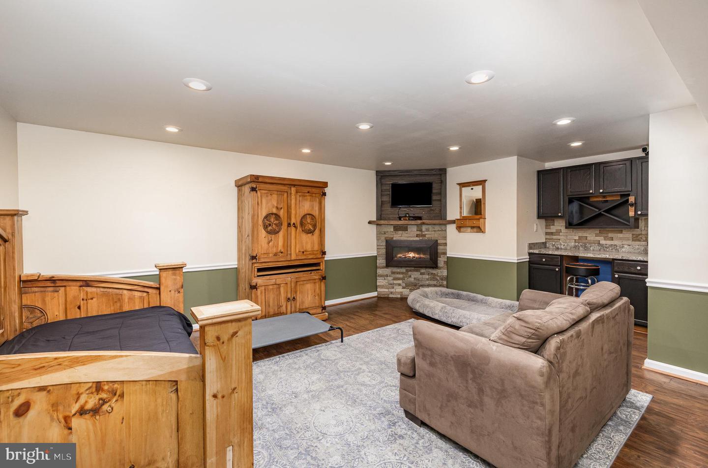 120 HARTWOOD MEADOWS DR, FREDERICKSBURG, Virginia 22406, 3 Bedrooms Bedrooms, ,2 BathroomsBathrooms,Residential,For sale,120 HARTWOOD MEADOWS DR,VAST2038390 MLS # VAST2038390