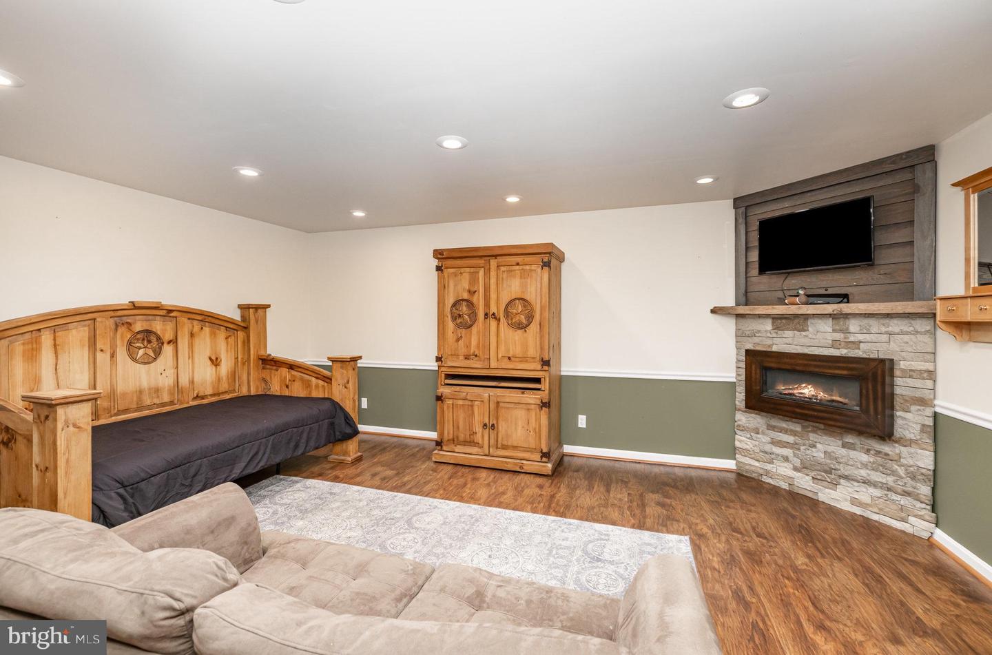 120 HARTWOOD MEADOWS DR, FREDERICKSBURG, Virginia 22406, 3 Bedrooms Bedrooms, ,2 BathroomsBathrooms,Residential,For sale,120 HARTWOOD MEADOWS DR,VAST2038390 MLS # VAST2038390