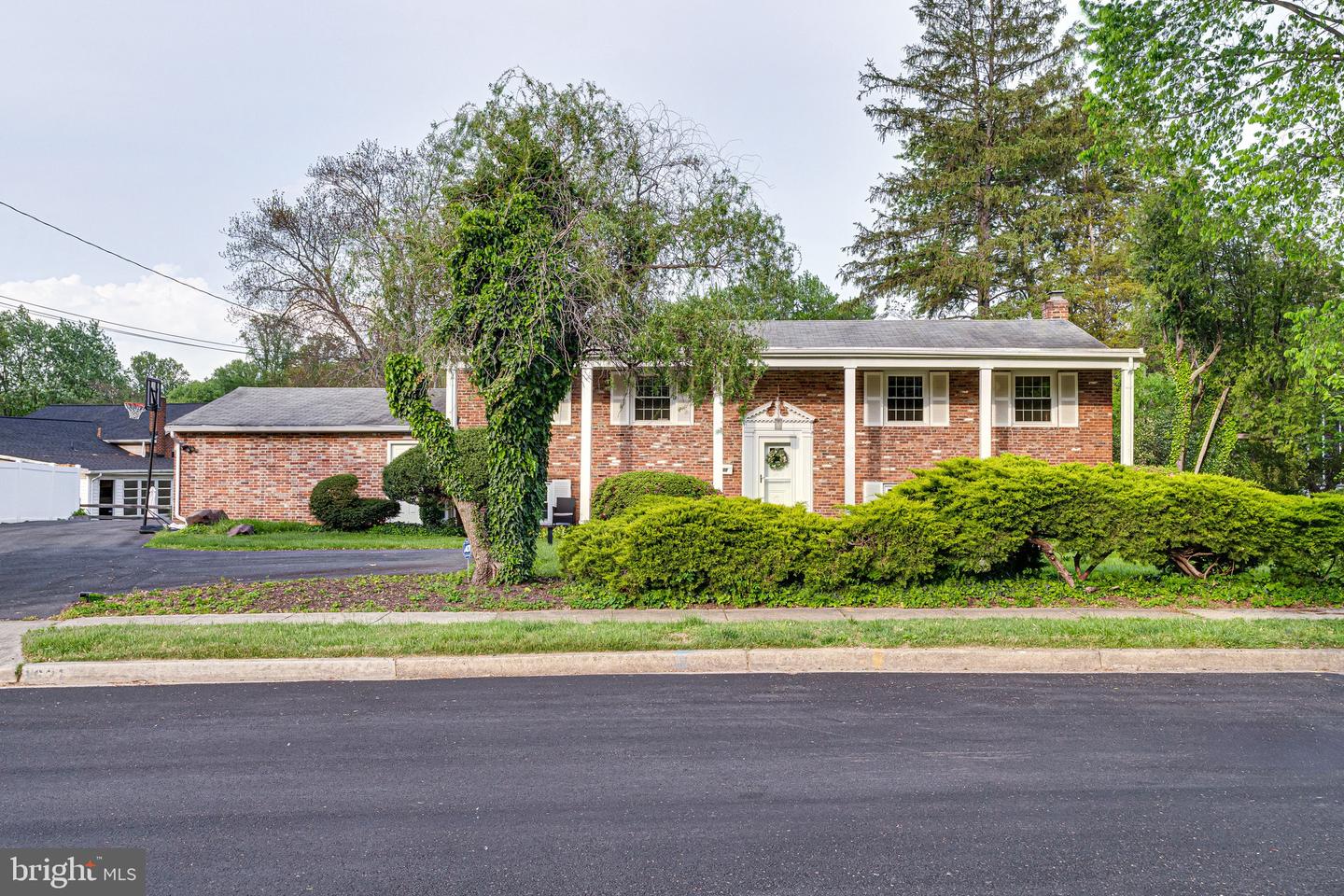 1631 CECILE ST, MCLEAN, Virginia 22101, 5 Bedrooms Bedrooms, ,3 BathroomsBathrooms,Residential,For sale,1631 CECILE ST,VAFX2237800 MLS # VAFX2237800