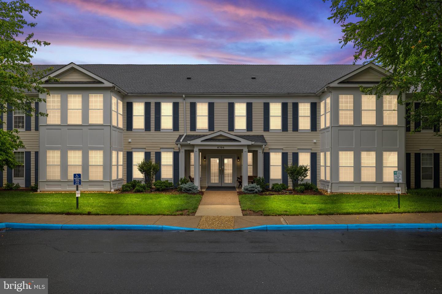 6704 HOLLY FARM LN #203, NEW BALTIMORE, Virginia 20187, 2 Bedrooms Bedrooms, ,2 BathroomsBathrooms,Residential,For sale,6704 HOLLY FARM LN #203,VAFQ2016462 MLS # VAFQ2016462