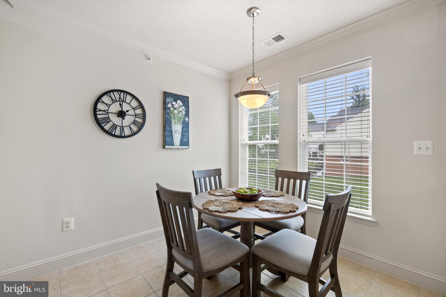6704 HOLLY FARM LN #203, NEW BALTIMORE, Virginia 20187, 2 Bedrooms Bedrooms, ,2 BathroomsBathrooms,Residential,For sale,6704 HOLLY FARM LN #203,VAFQ2016462 MLS # VAFQ2016462
