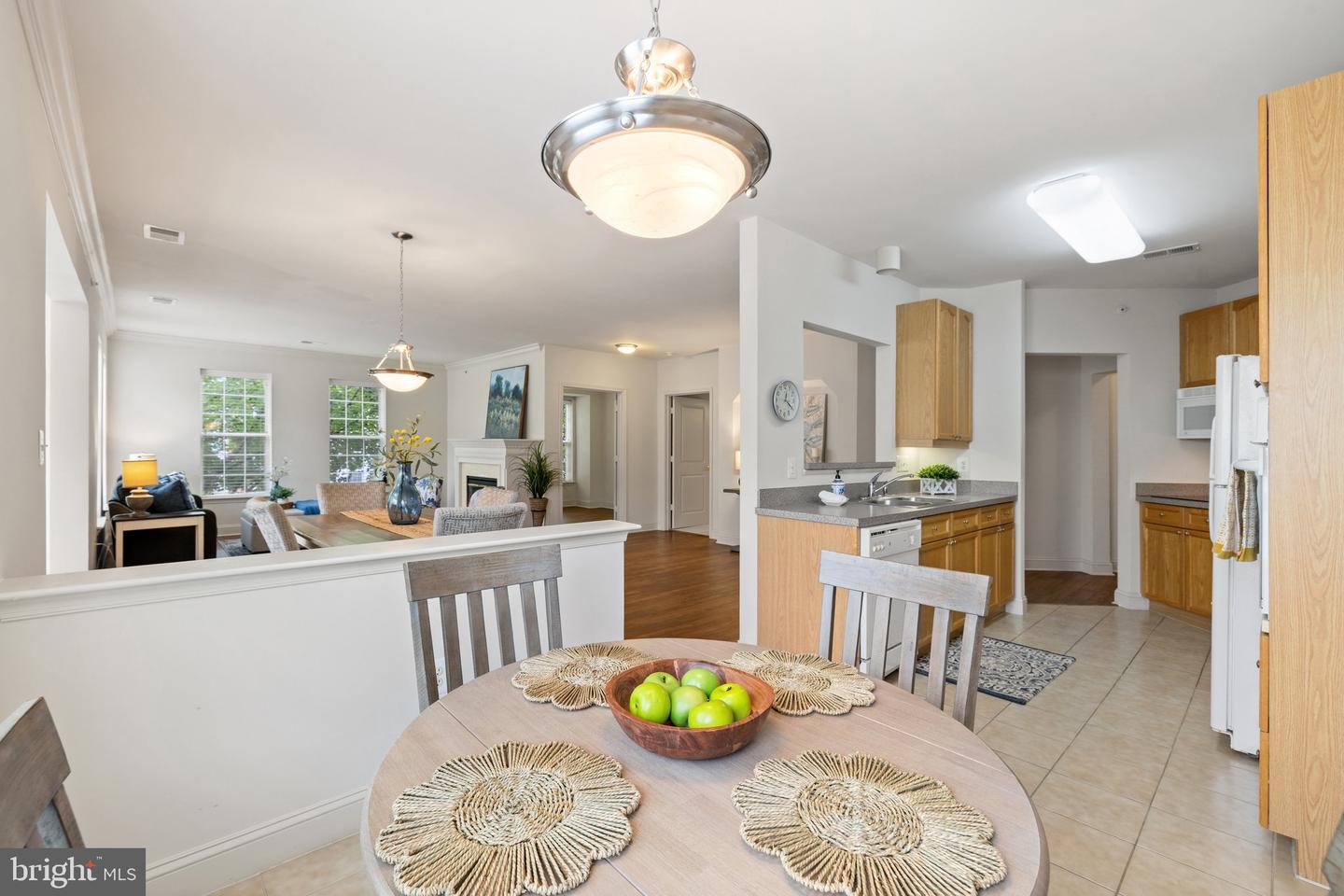 6704 HOLLY FARM LN #203, NEW BALTIMORE, Virginia 20187, 2 Bedrooms Bedrooms, ,2 BathroomsBathrooms,Residential,For sale,6704 HOLLY FARM LN #203,VAFQ2016462 MLS # VAFQ2016462